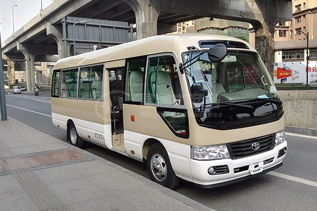 綿陽豐田考斯特13座出租