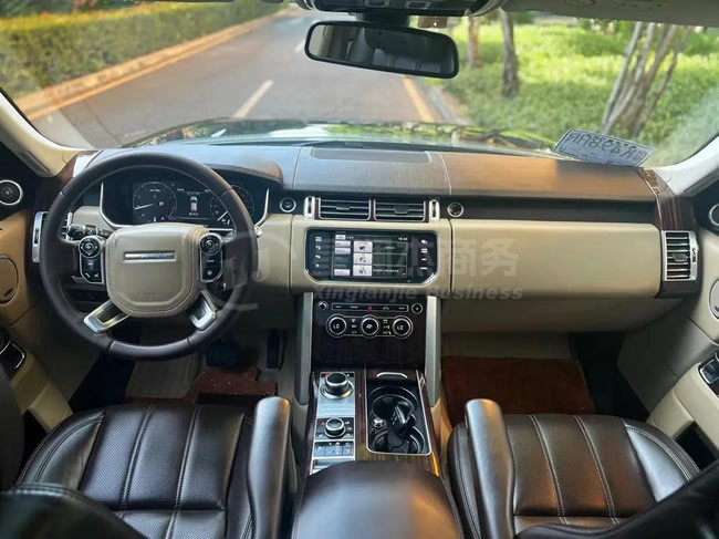 綿陽(yáng)豪華車路虎攬勝出租